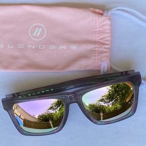 Blenders Pretty Gangsta Sunglasses